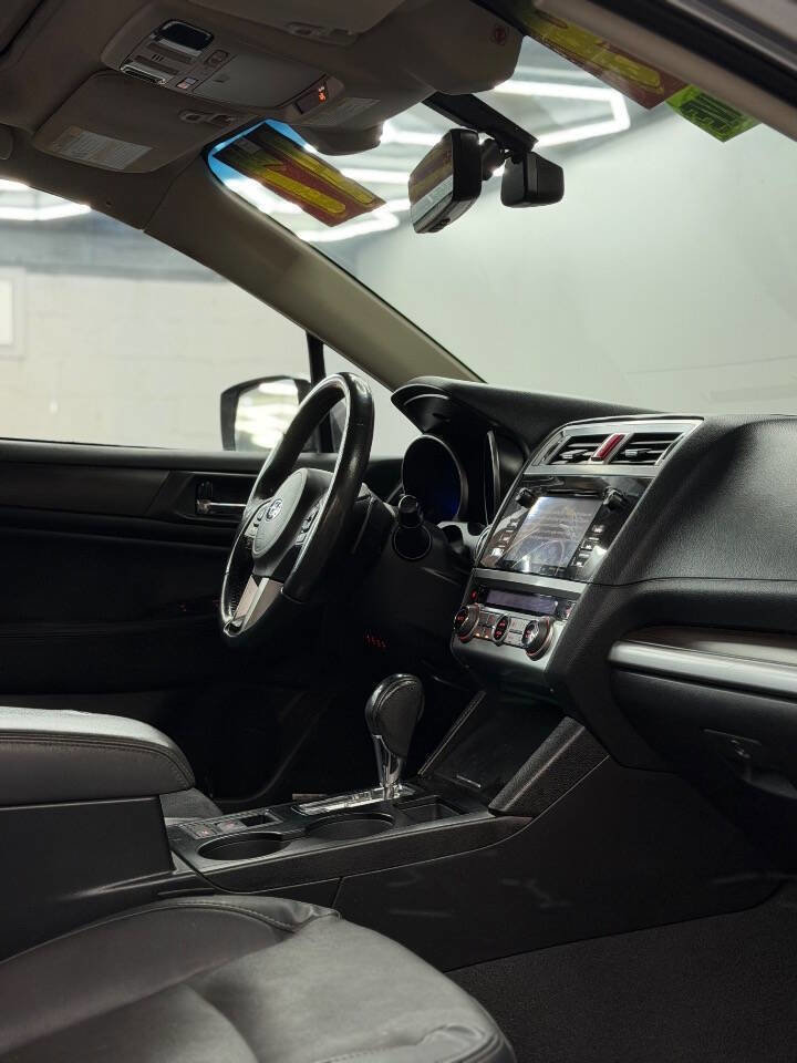 Used 2017 Subaru Legacy 2.5i Limited AWD/4WD image 4