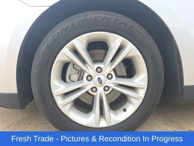 Used 2016 Ford Taurus SEL w/ Equipment Group 201A FWD image 9