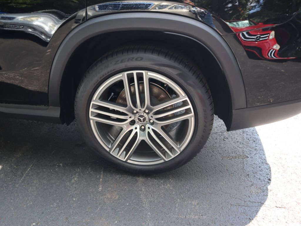 New 2025 Mercedes-Benz GLS 450 4MATIC image 9