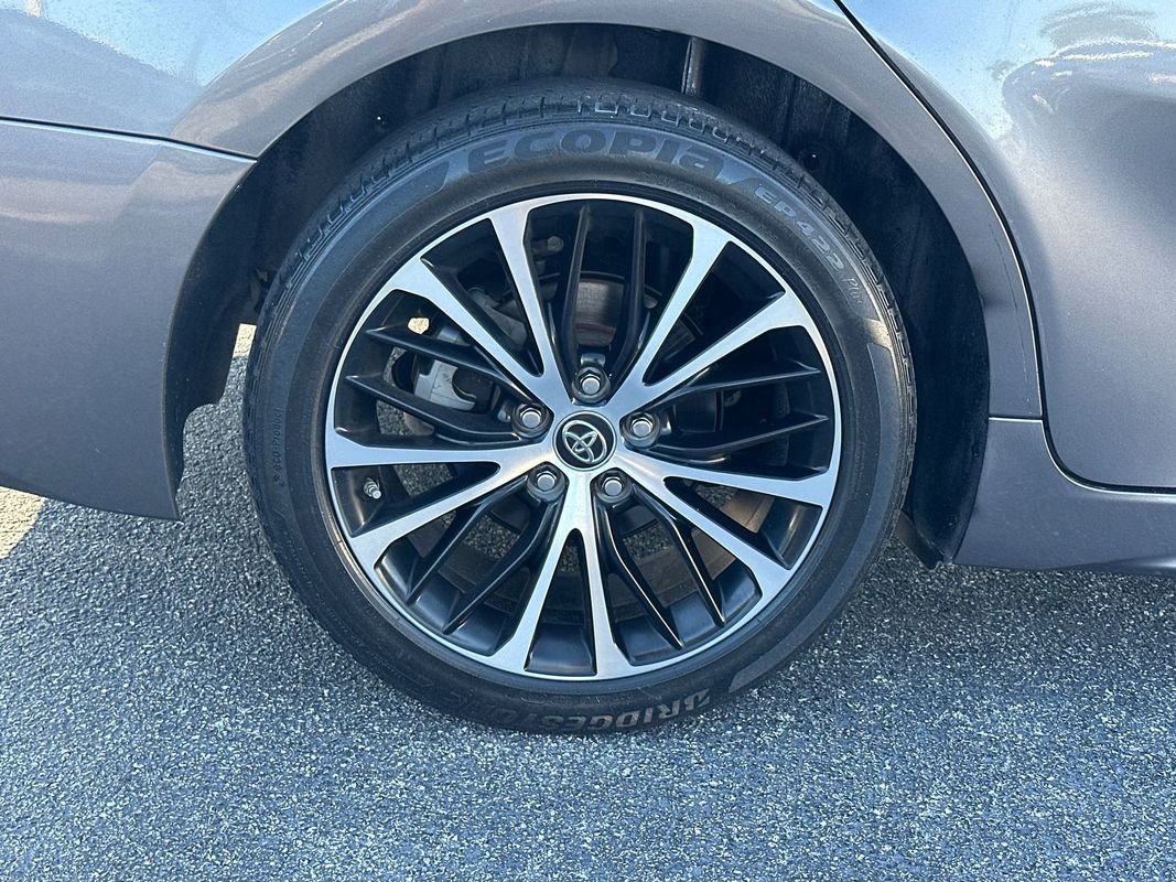 Used 2018 Toyota Camry SE image 11