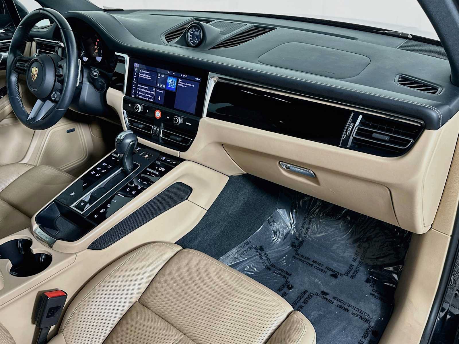 Certified 2024 Porsche Macan Turbo AWD/4WD image 30