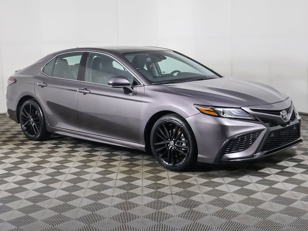 Used 2023 Toyota Camry XSE FWD image 2