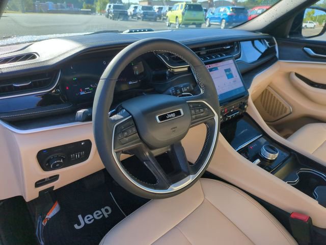Used 2023 Jeep Grand Cherokee 4WD 4xe image 16