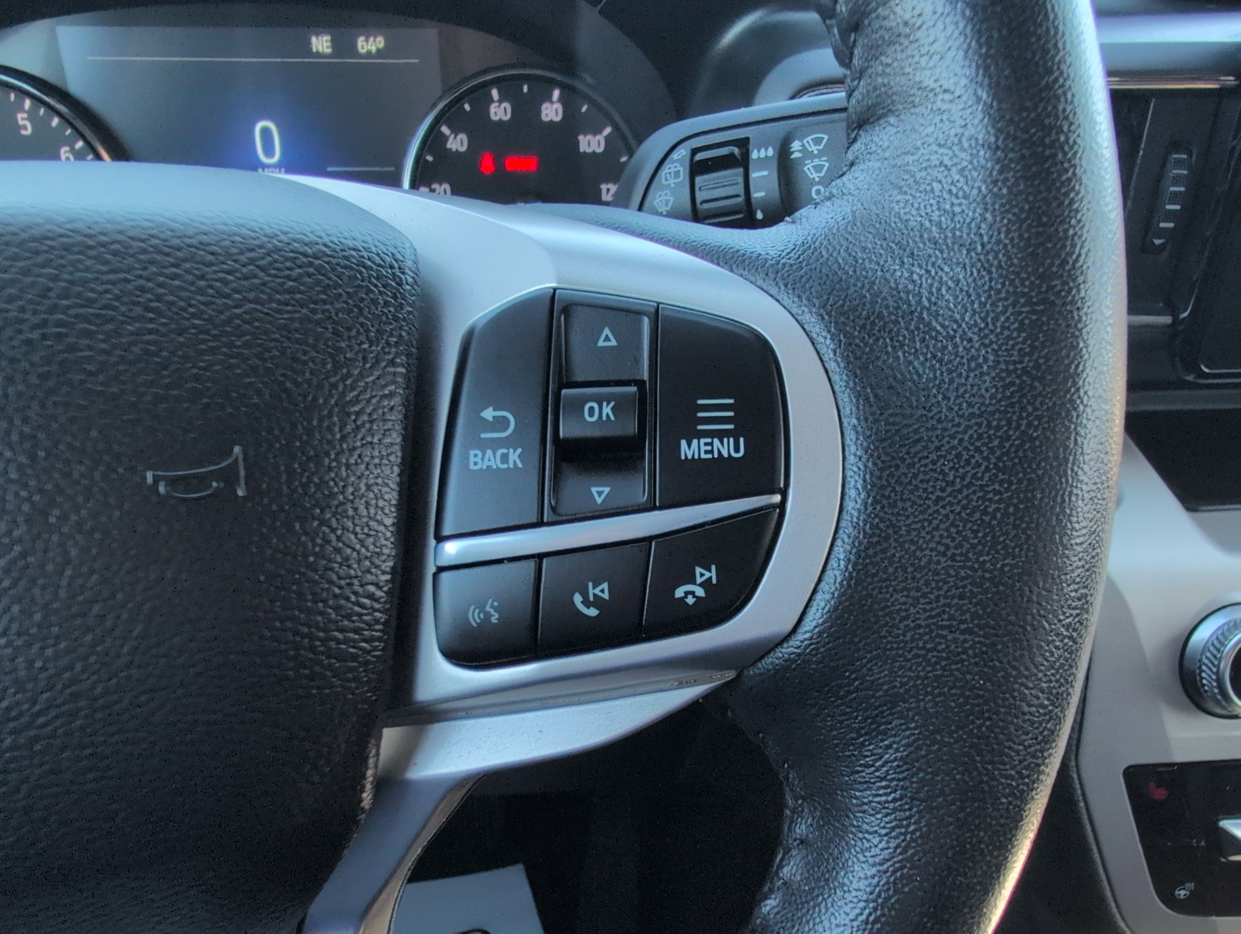 Used 2022 Ford Explorer XLT w/ Equipment Group 202A image 20