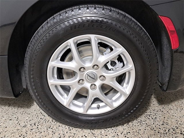 Used 2023 Chrysler Pacifica Touring-L image 8