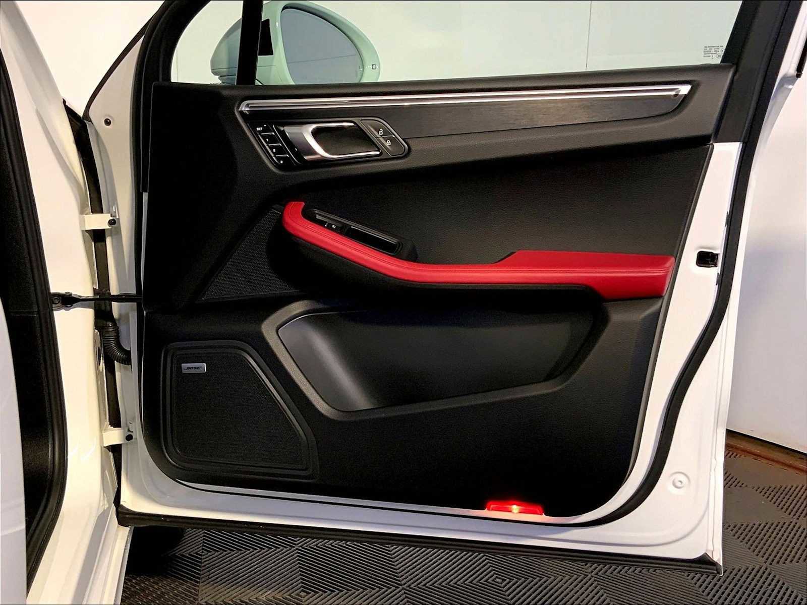 Certified 2021 Porsche Macan GTS AWD/4WD image 26