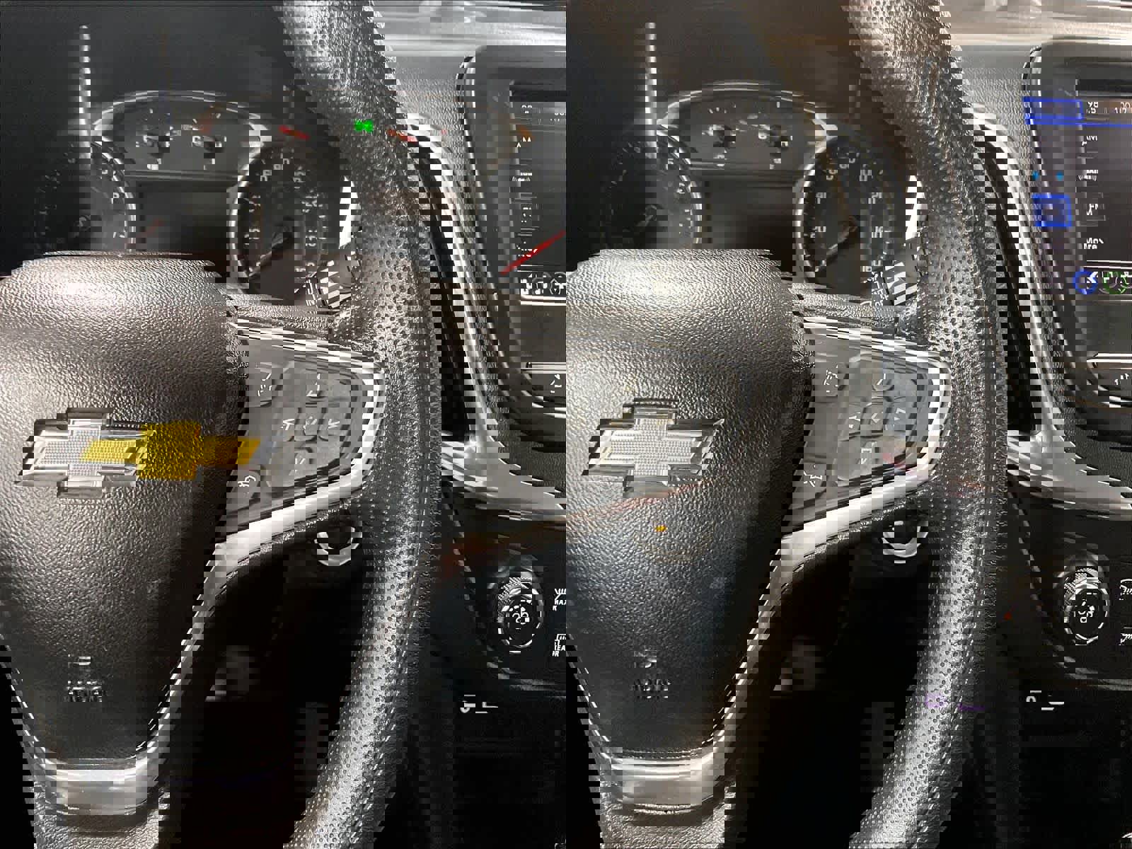 Used 2020 Chevrolet Equinox LT image 23