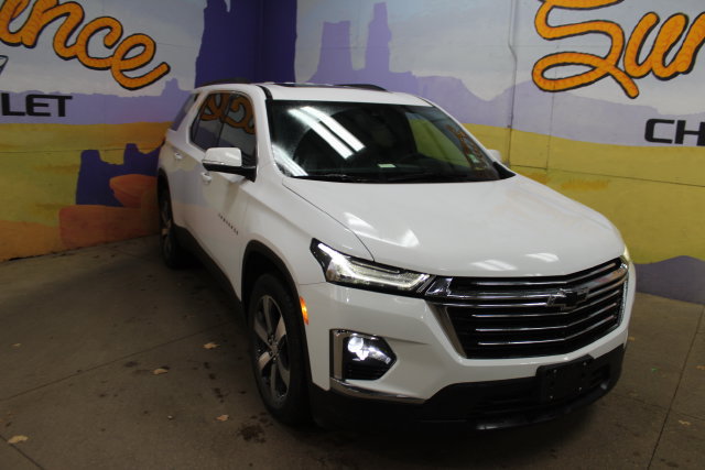 Used 2023 Chevrolet Traverse LT AWD/4WD image 2