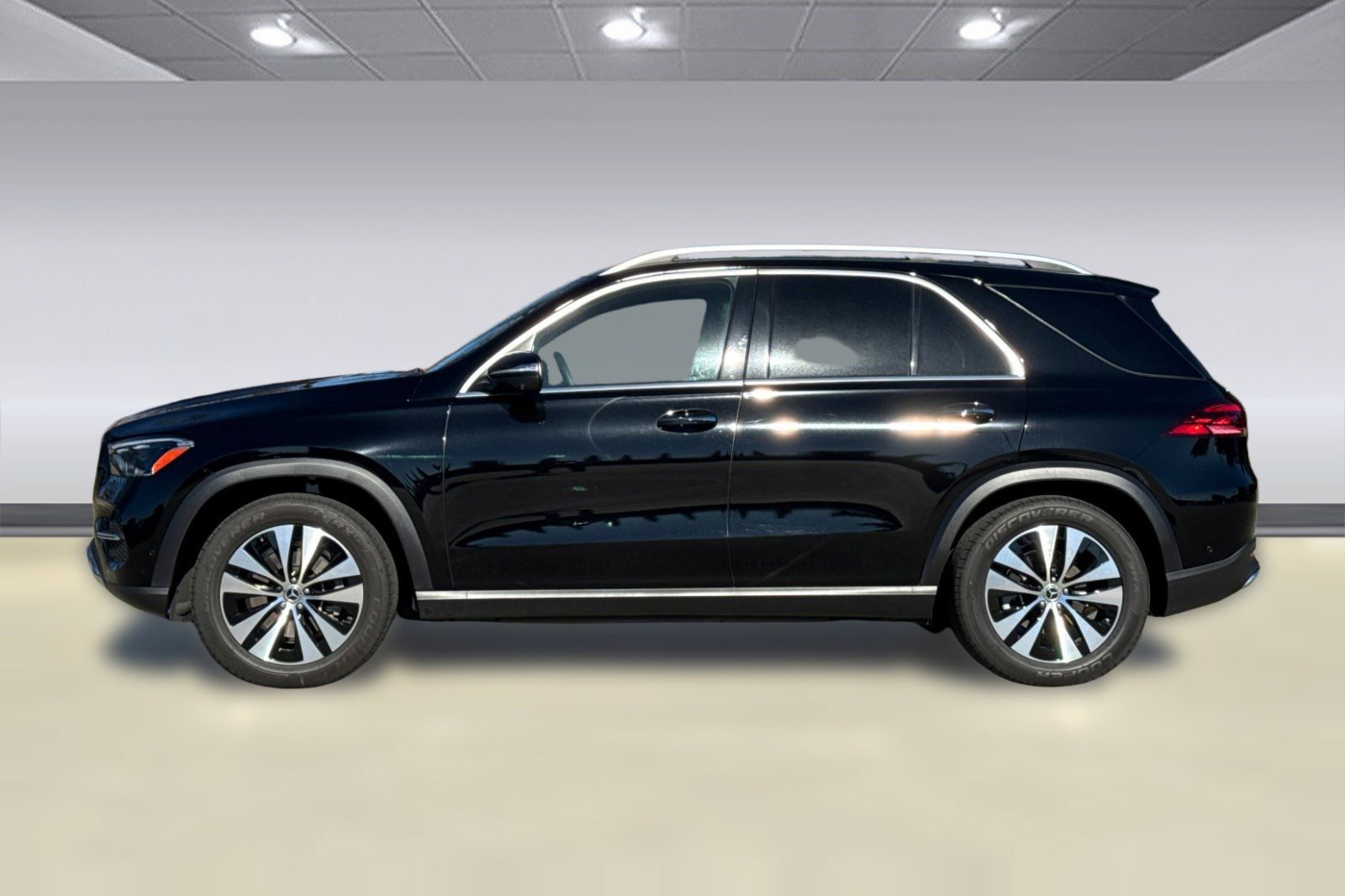 Certified 2025 Mercedes-Benz GLE 350 4MATIC image 2