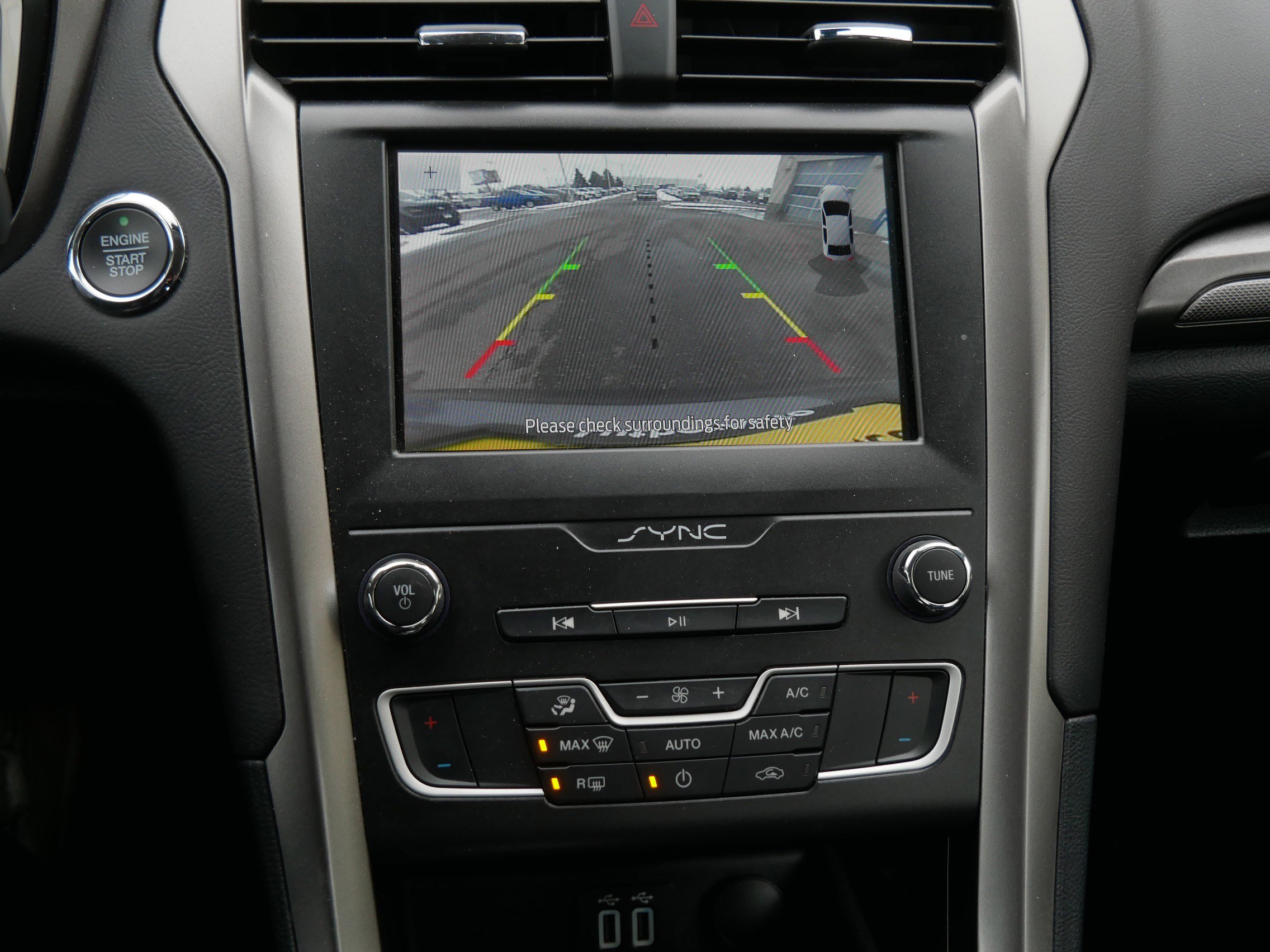 Used 2020 Ford Fusion SE image 31