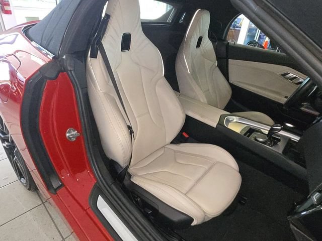 Used 2019 BMW Z4 sDrive30i w/ M Sport Package RWD image 23