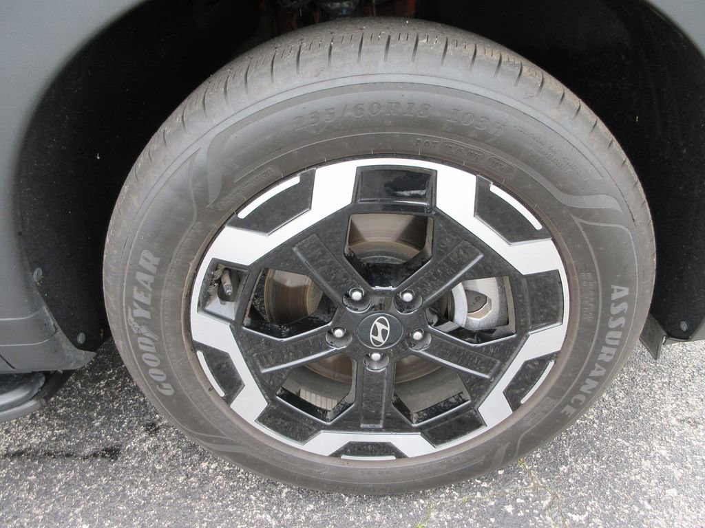 Used 2025 Hyundai Santa Fe SEL FWD image 10