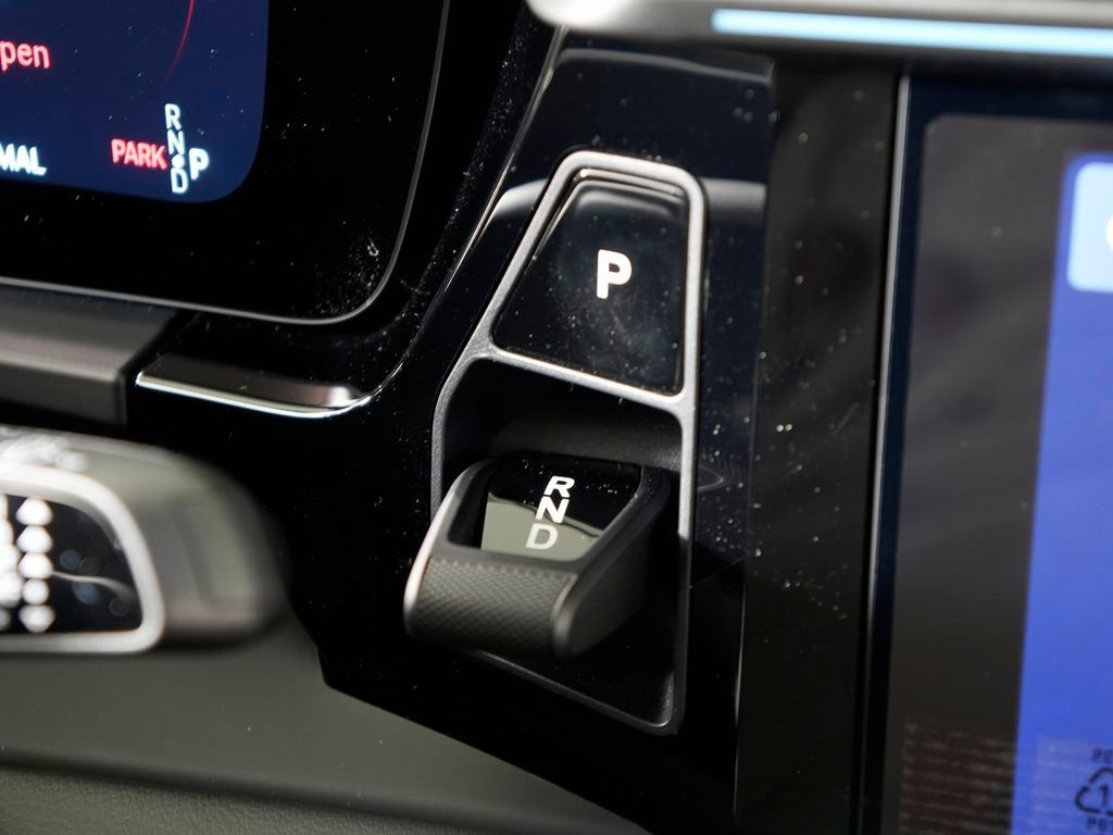 Certified 2026 Porsche Macan 4 Electric AWD/4WD image 26