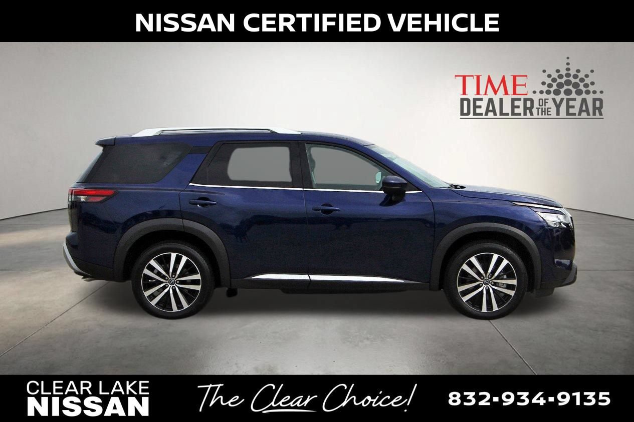 Certified 2025 Nissan Pathfinder Platinum AWD/4WD image 9