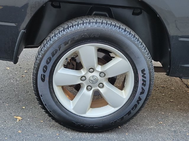 Used 2015 RAM 1500 Express AWD/4WD image 28