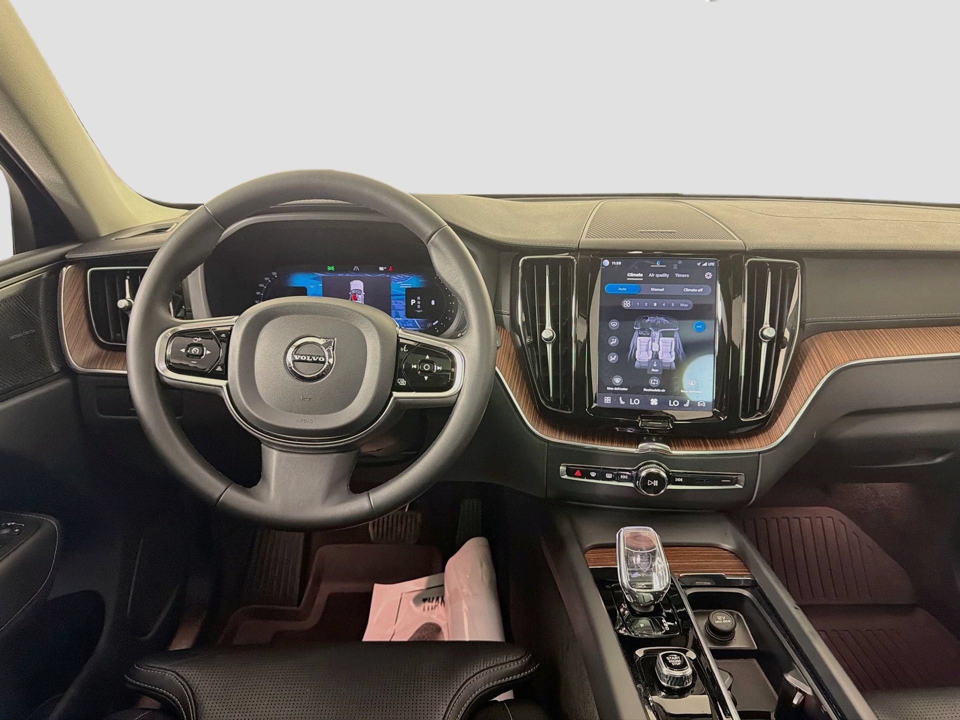 Used 2024 Volvo XC60 B5 Ultimate AWD/4WD image 24