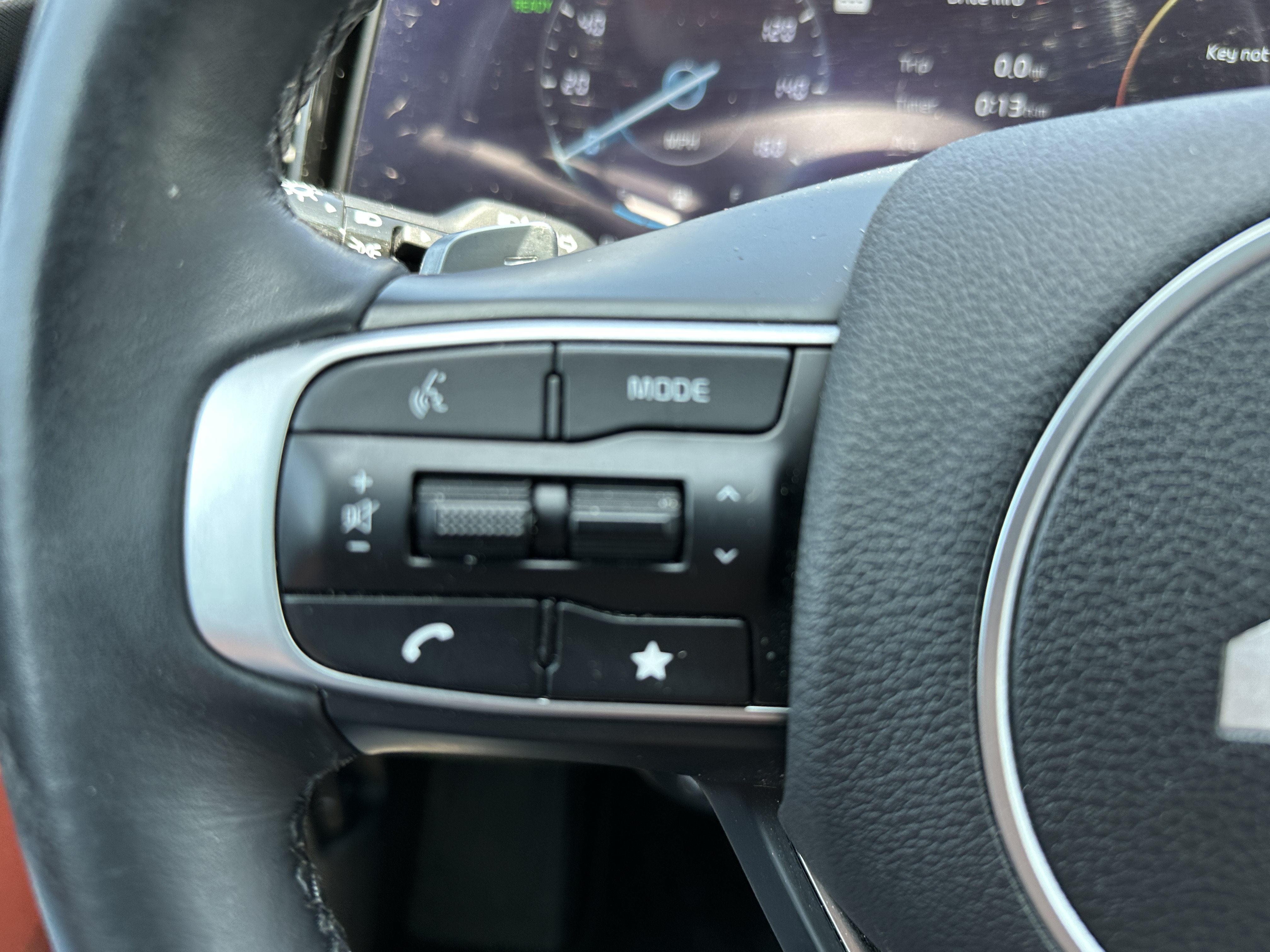 Certified 2025 Kia Sportage SX Prestige AWD/4WD image 26