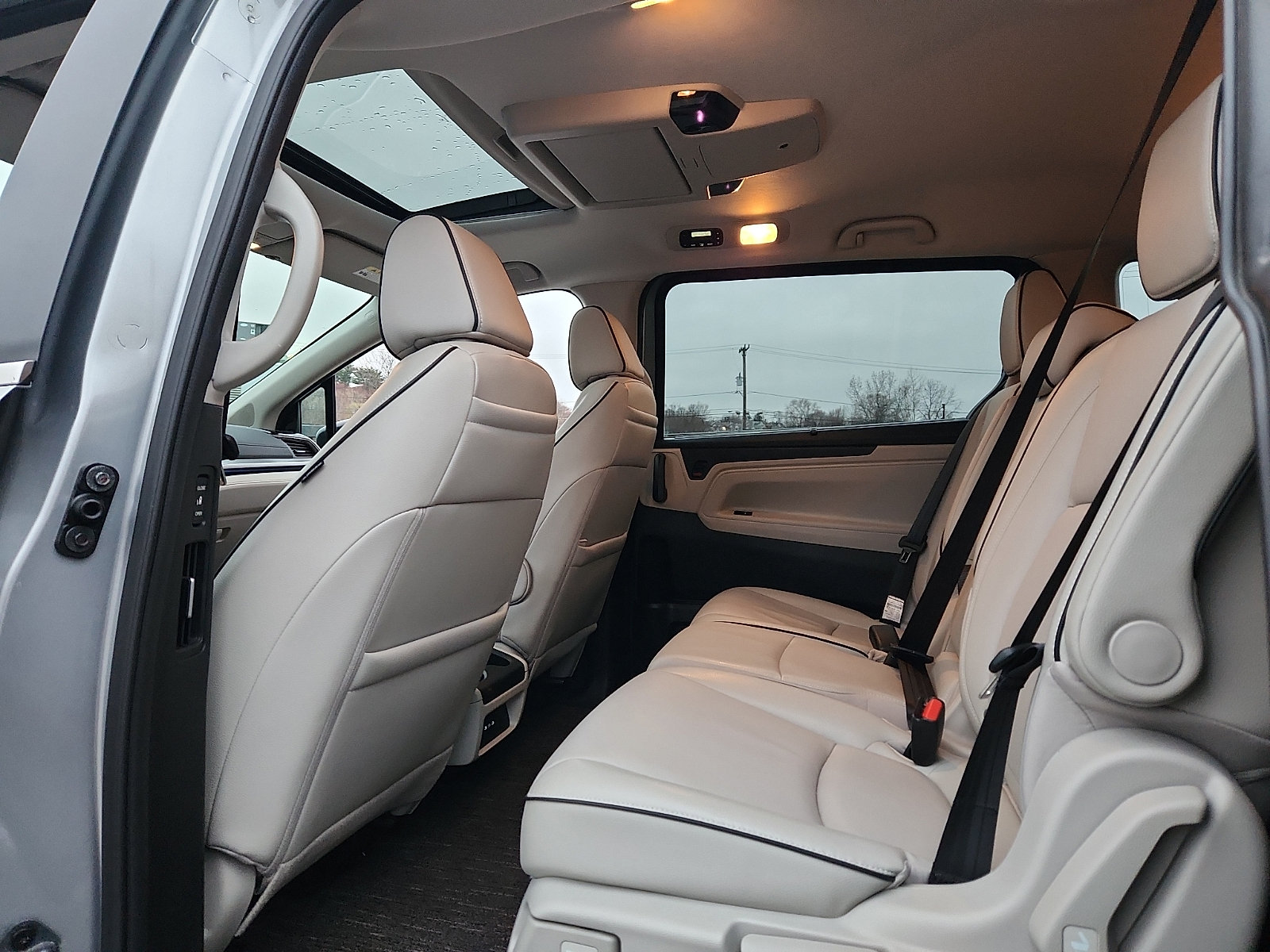 Used 2025 Honda Odyssey Touring image 10