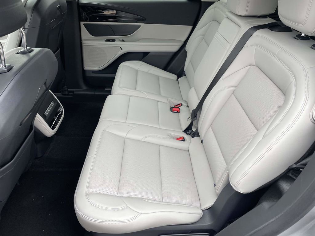 New 2026 Lincoln Nautilus Premier image 12