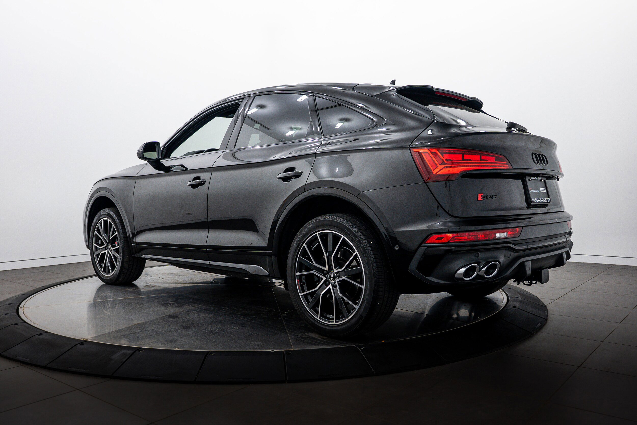 Certified 2024 Audi SQ5 Prestige w/ Prestige Package AWD/4WD image 5