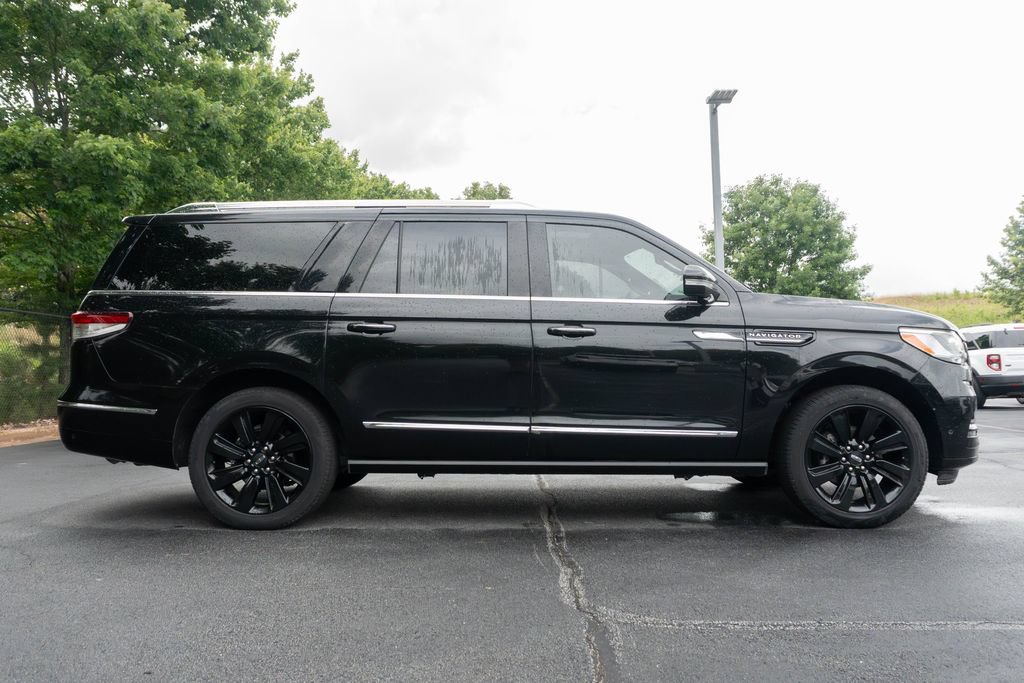 Used 2022 Lincoln Navigator L Reserve RWD image 12