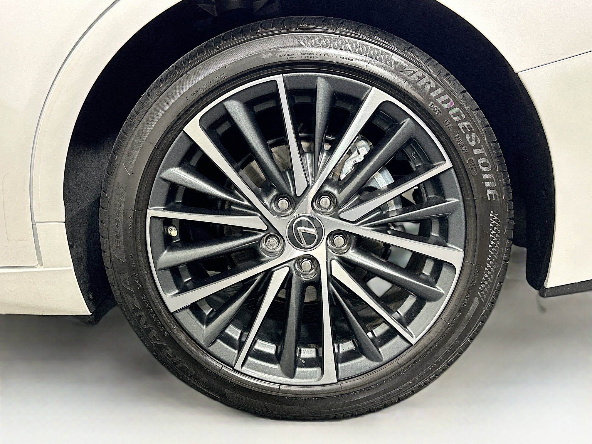 Used 2025 Lexus ES 350 w/ Premium Package image 11