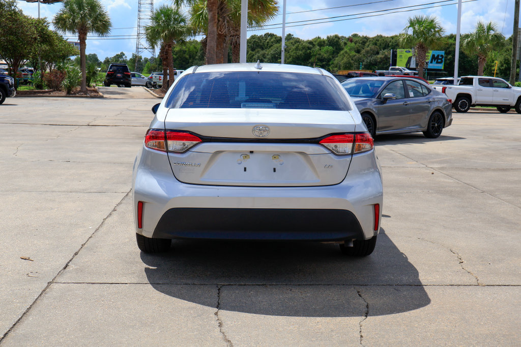 Used 2025 Toyota Corolla LE FWD image 22