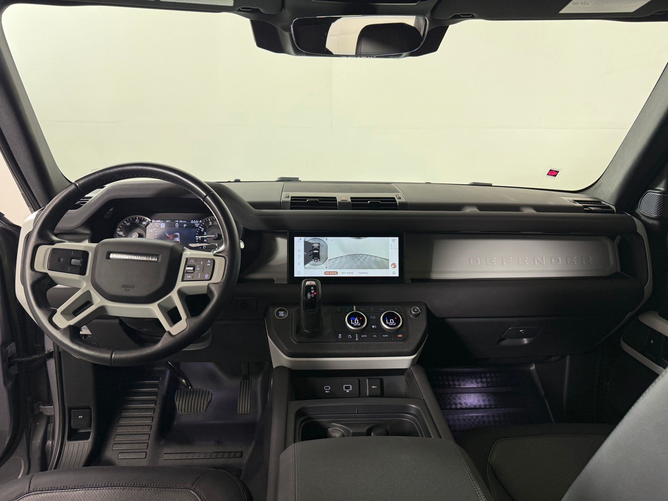 Certified 2023 Land Rover Defender 110 X-Dynamic SE AWD/4WD image 15