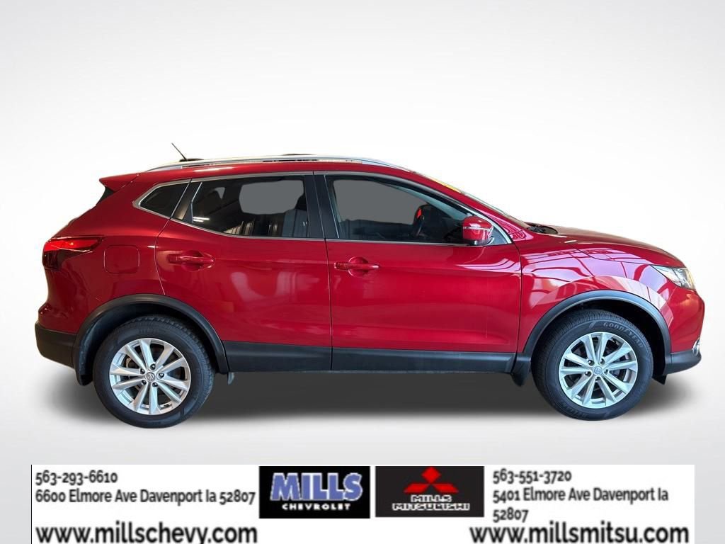 Used 2017 Nissan Rogue Sport SV w/ SV Premium Package image 4