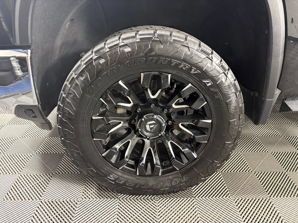 Used 2024 Chevrolet Silverado 2500 LTZ AWD/4WD image 11