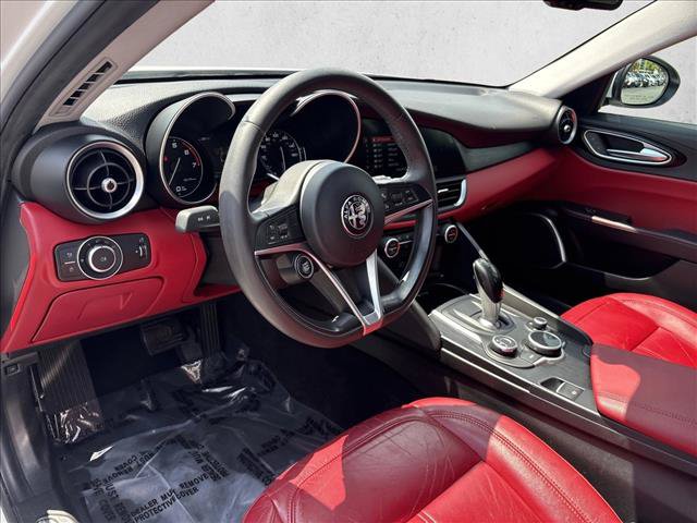 Used 2018 Alfa Romeo Giulia AWD image 9