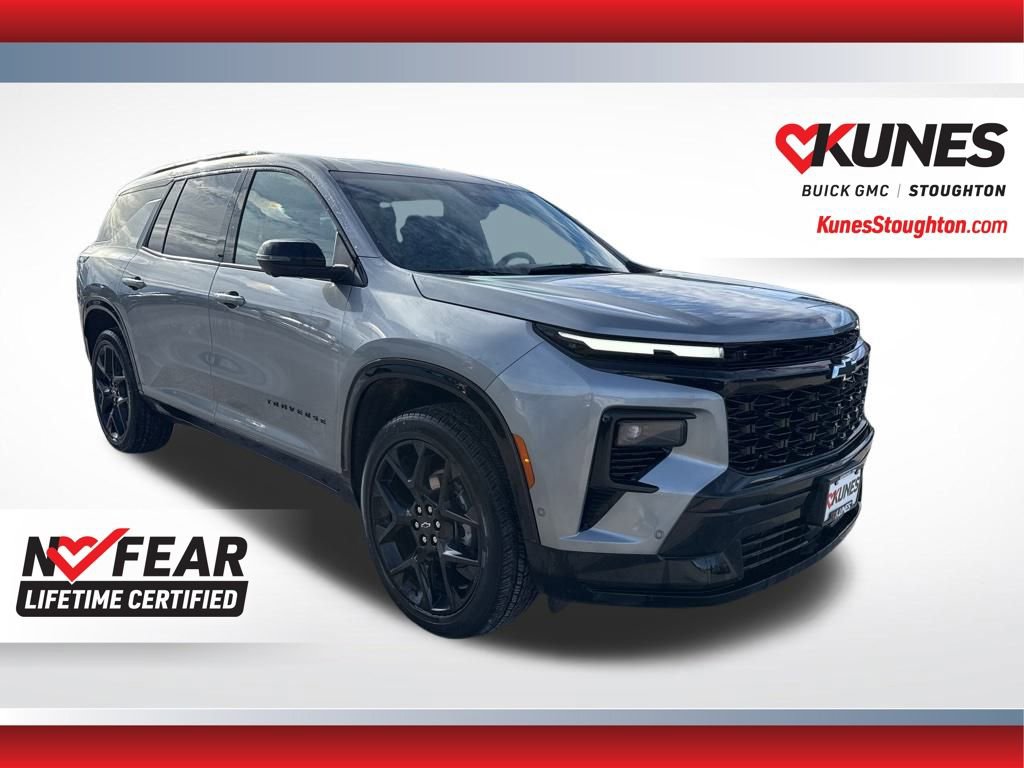 Used 2025 Chevrolet Traverse RS image 4