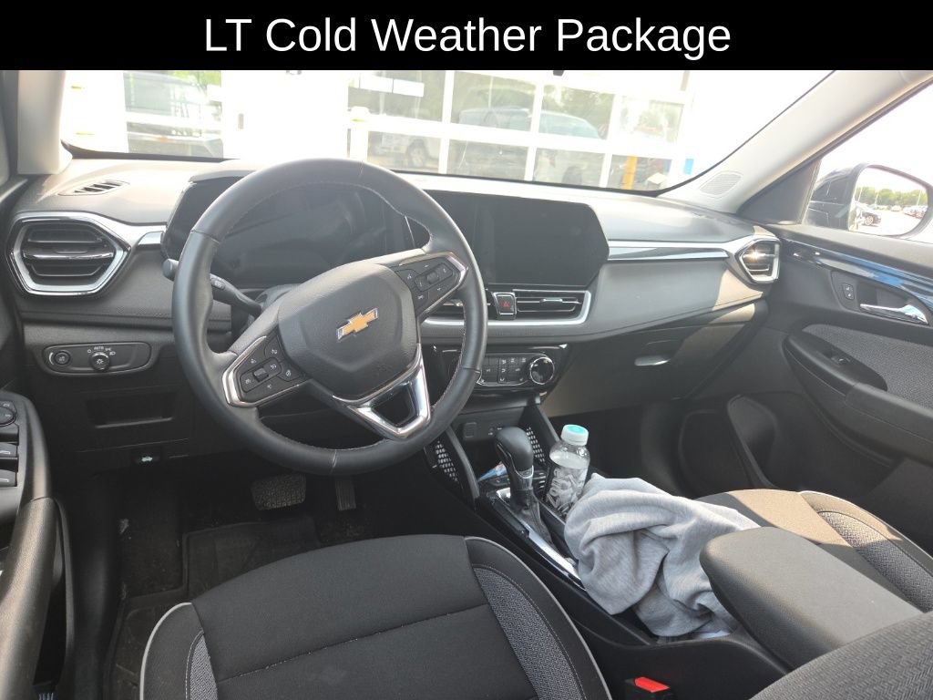 Used 2024 Chevrolet TrailBlazer LT w/ LT Cold Weather Package AWD/4WD image 12