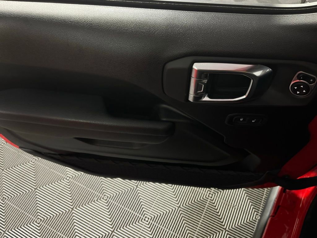 Used 2025 Jeep Wrangler Unlimited Rubicon image 17