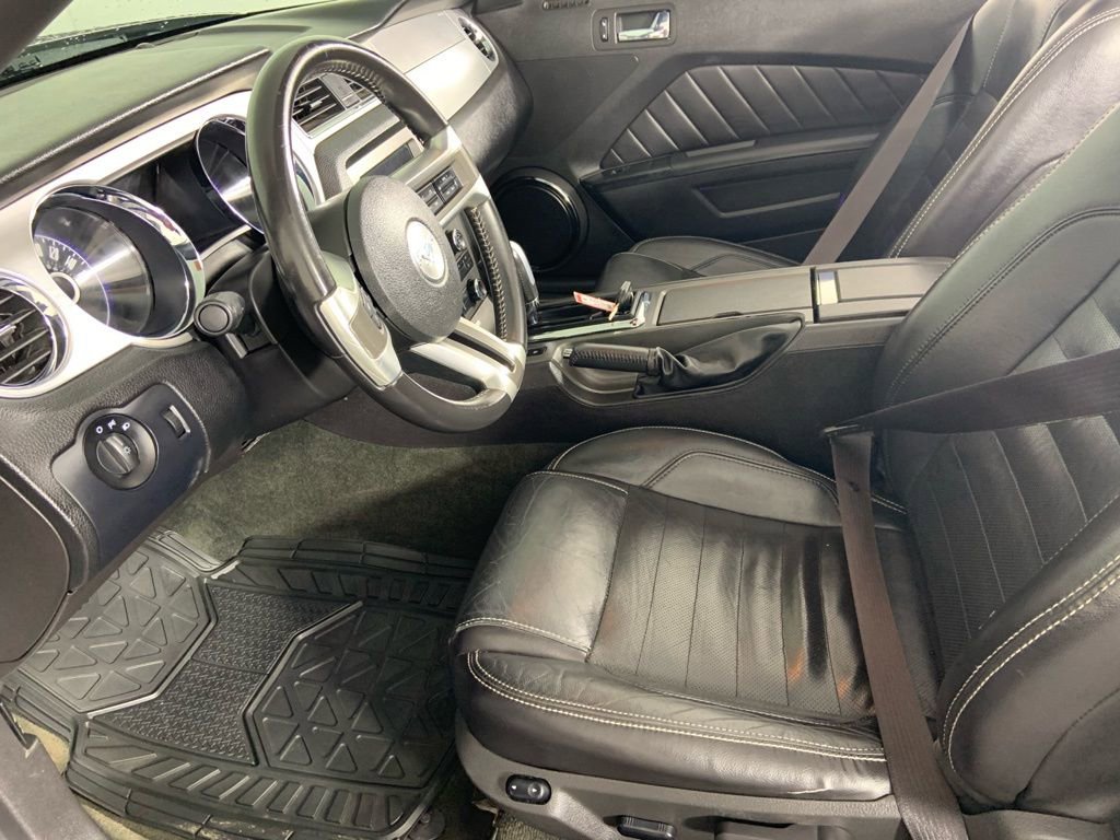 Used 2014 Ford Mustang Premium image 24