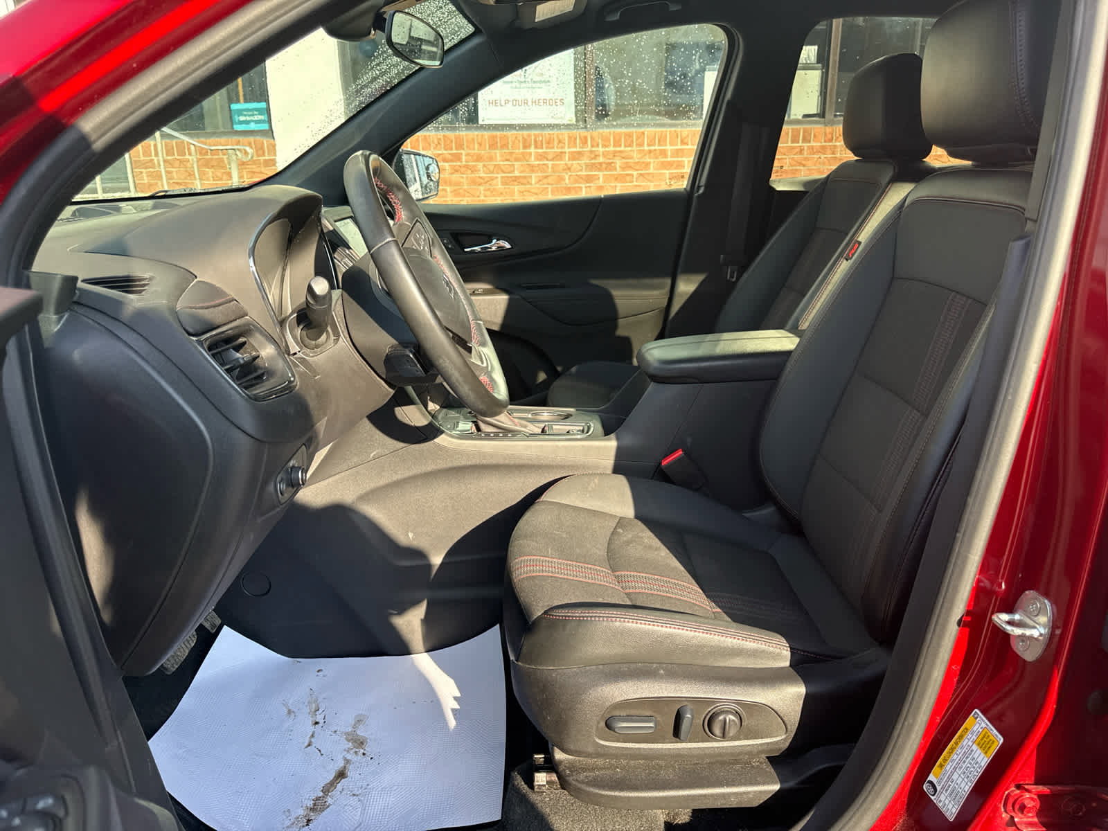 Used 2023 Chevrolet Equinox RS image 15