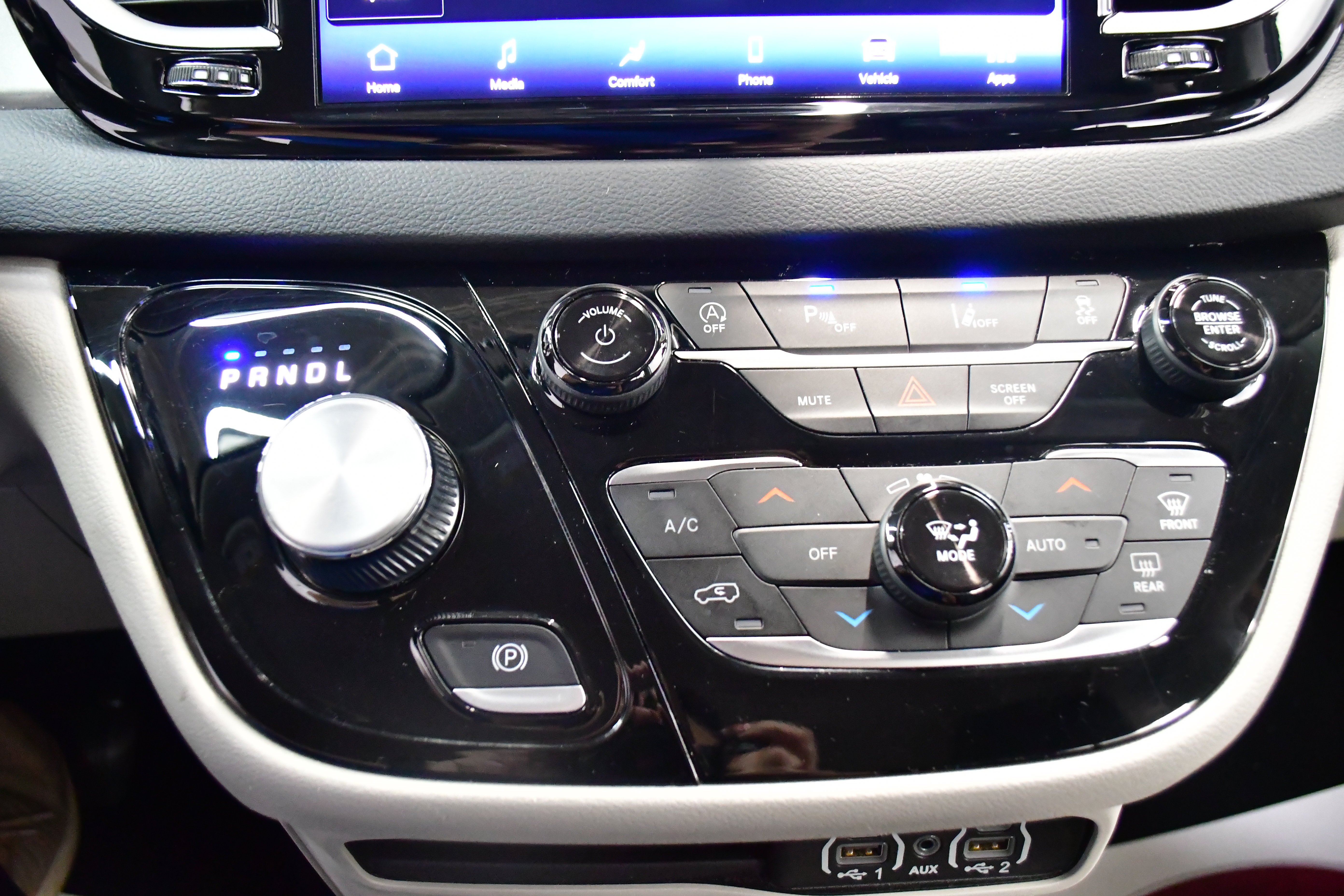 Used 2023 Chrysler Pacifica Touring-L FWD image 31