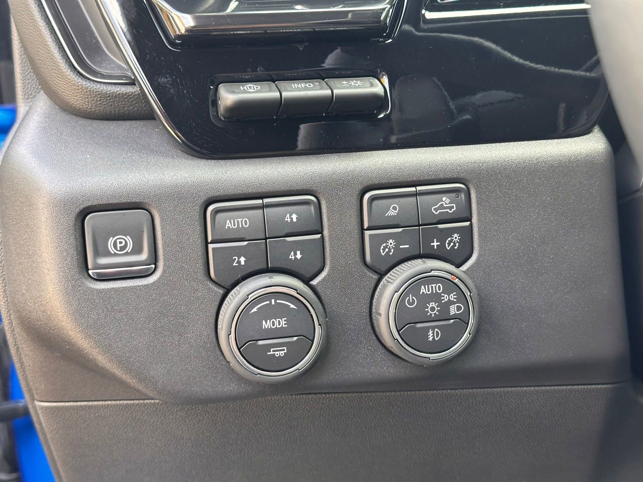 Used 2026 Chevrolet Silverado 1500 ZR2 w/ Dark Appearance Package image 23