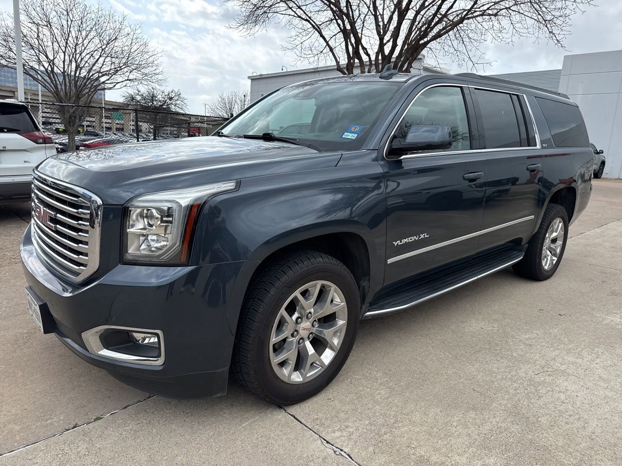 Used 2020 GMC Yukon XL SLT w/ Value Plus Edition image 4