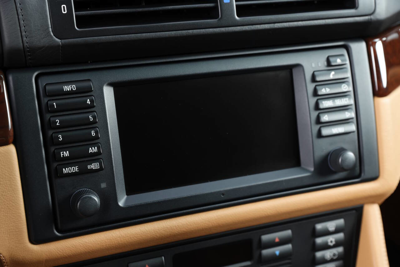 Used 2002 BMW M5 image 79