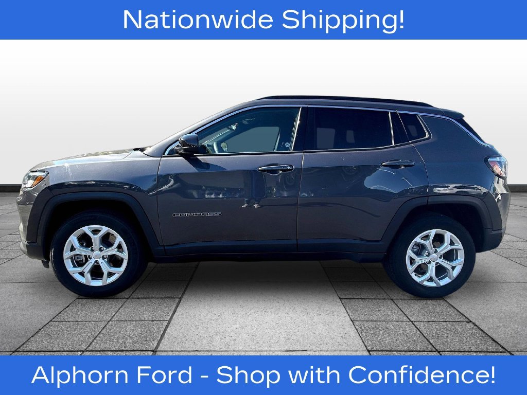 Used 2024 Jeep Compass Latitude AWD/4WD image 4