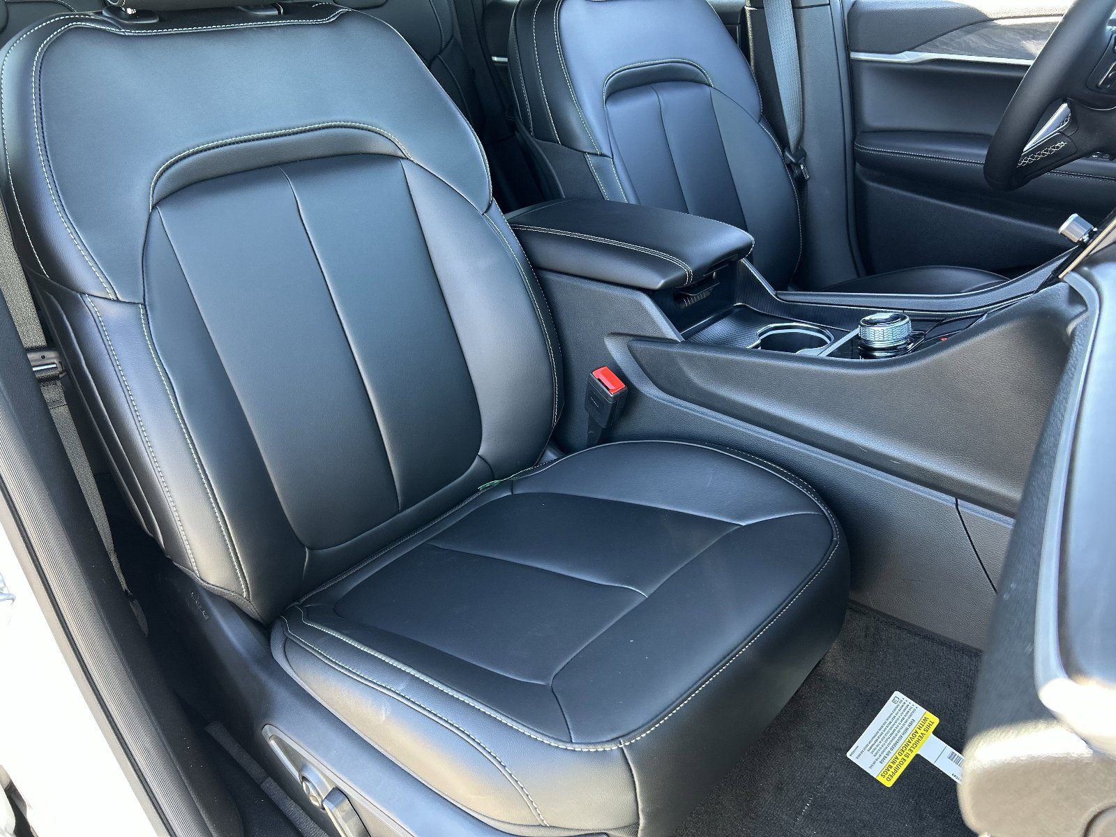 New 2026 Jeep Grand Cherokee Limited w/ Limited Altitude Package RWD image 8
