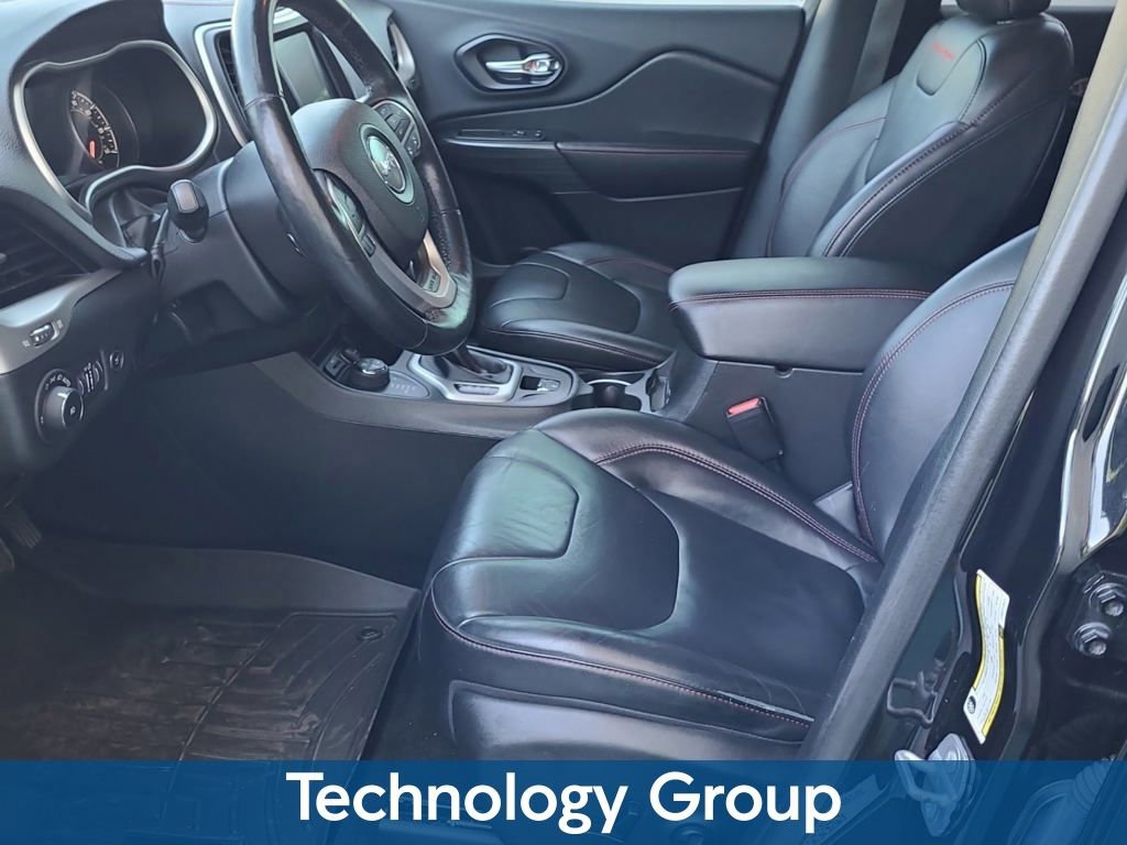 Used 2014 Jeep Cherokee Trailhawk w/ Technology Group AWD/4WD image 3