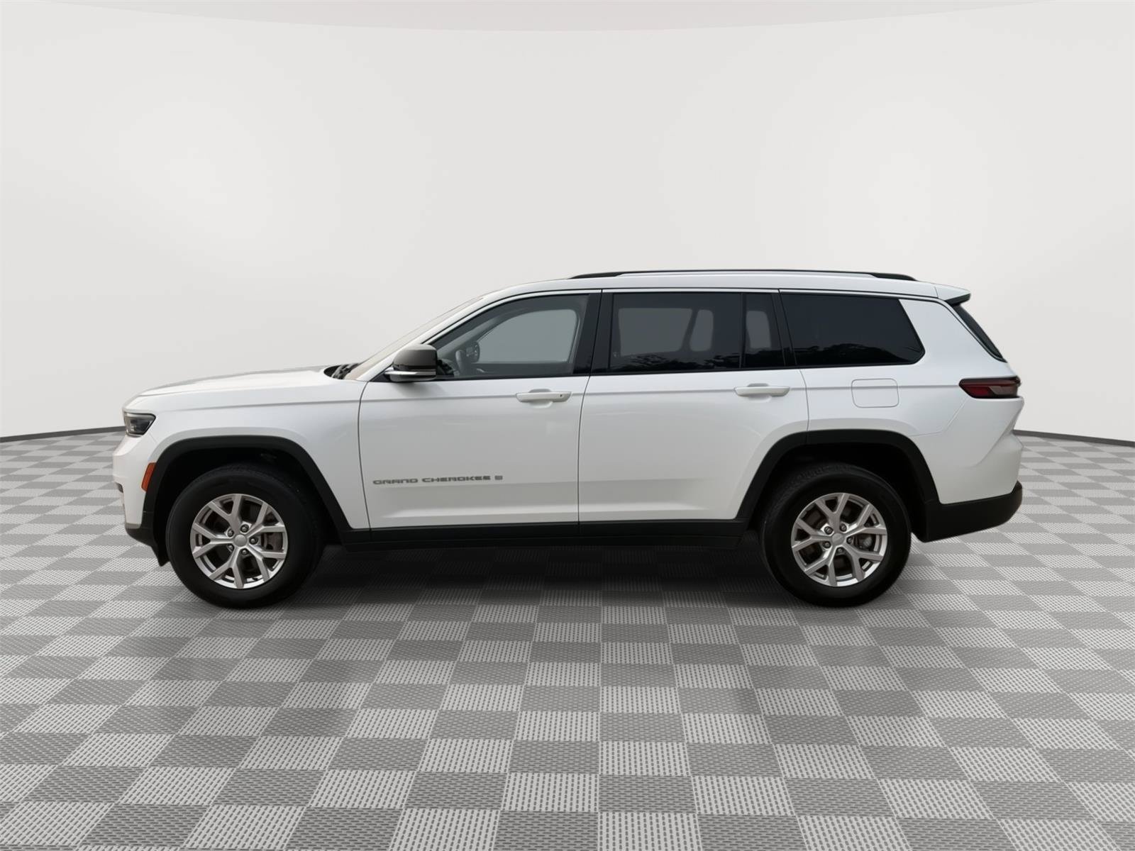 Used 2021 Jeep Grand Cherokee L Limited AWD/4WD image 4