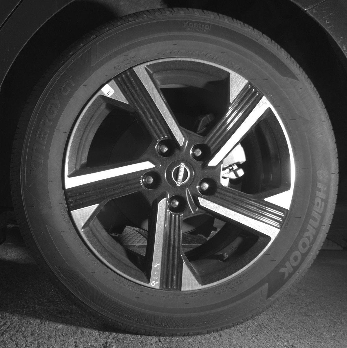 Used 2025 Nissan Sentra SV image 14