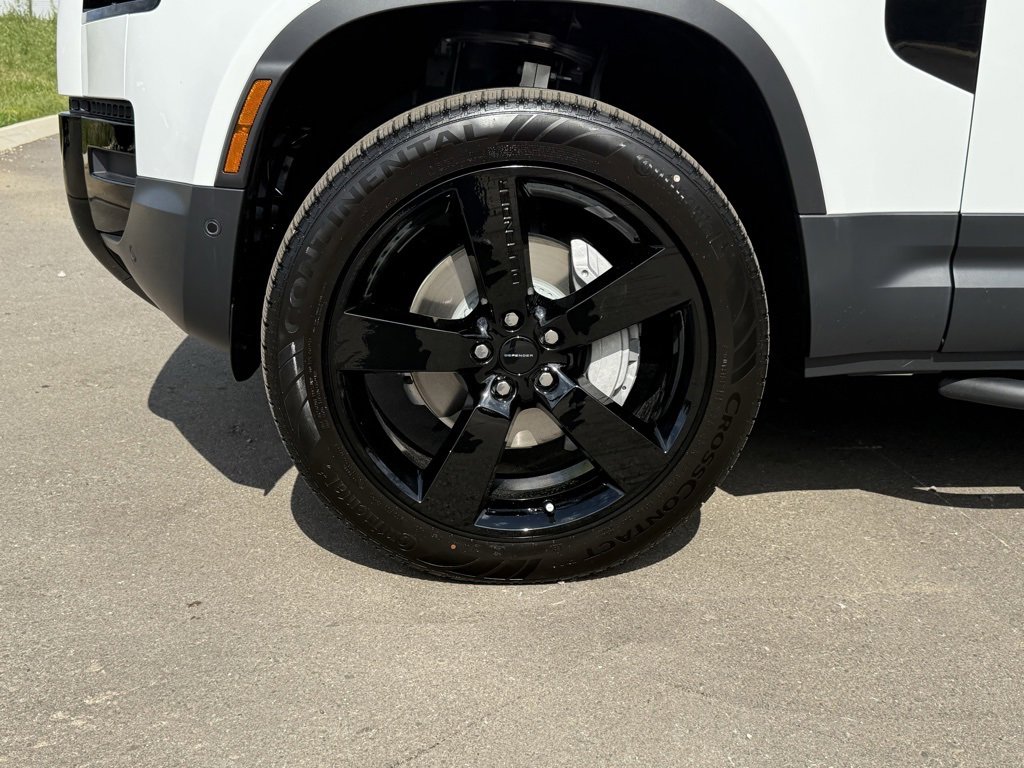 New 2026 Land Rover Defender 110 S image 10