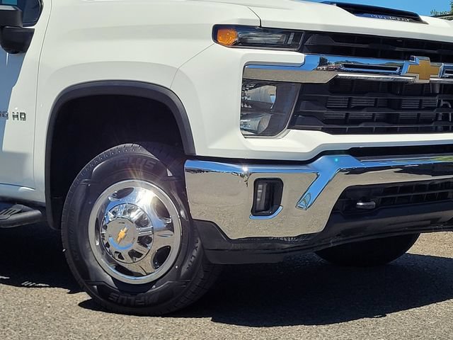 Used 2024 Chevrolet Silverado 3500 LT w/ Convenience Package AWD/4WD image 4