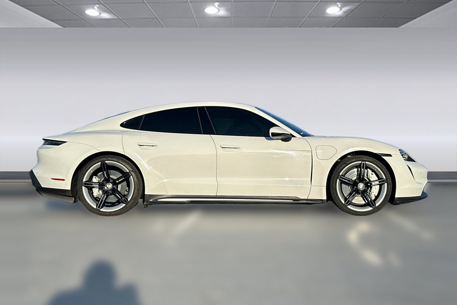 Used 2022 Porsche Taycan 4S image 7