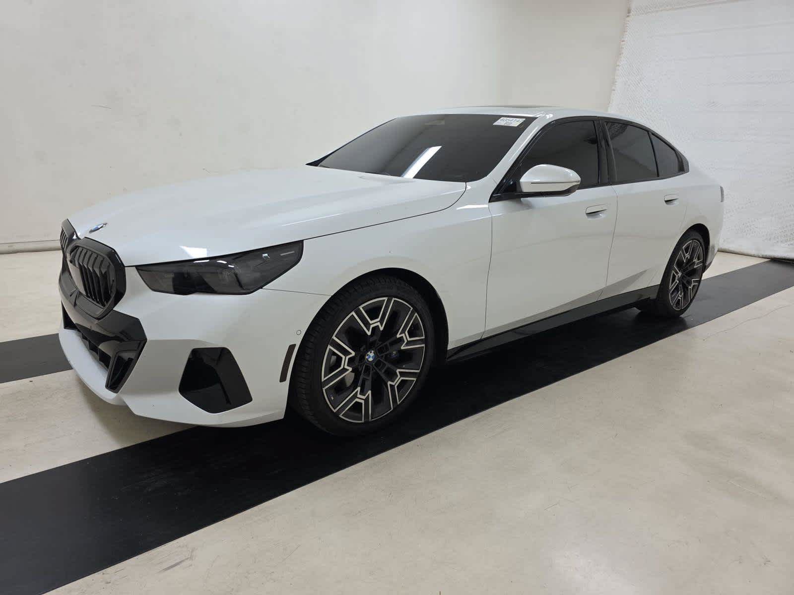 Used 2026 BMW 530i w/ M Sport Package RWD image 1