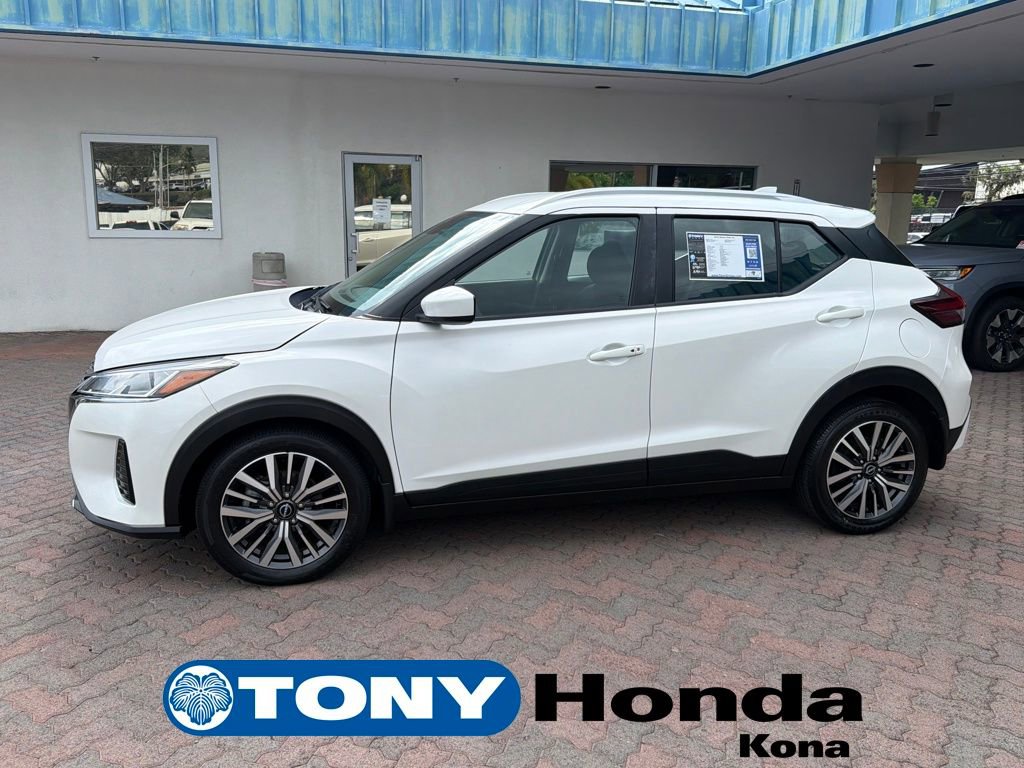 Used 2024 Nissan Kicks SV image 1